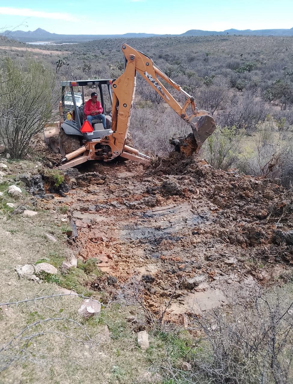 SIMAPARG Informa sobre Fuga en Línea de Conducción de Agua en El ...