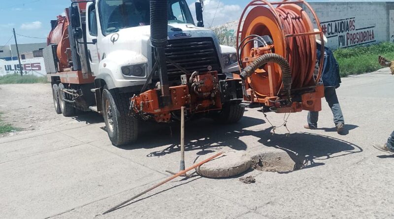 SIMAPARG realiza trabajos de desazolve en la red de alcantarillado para prevenir inundaciones en Río Grande