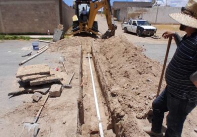 SIMAPARG mejora el servicio en colonia Los Sauces con sondeo y reemplazo de líneas de agua