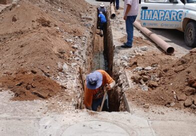 SIMAPARG renueva red de drenaje en calle Solidaridad con tubería moderna y de larga duración