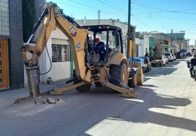 SIMAPARG realiza sondeo y cambio de tubería en calle Morelos