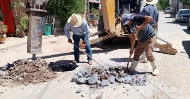 SIMAPARG atiende fugas de agua potable y realiza labores de limpieza en distintos sectores de Río Grande