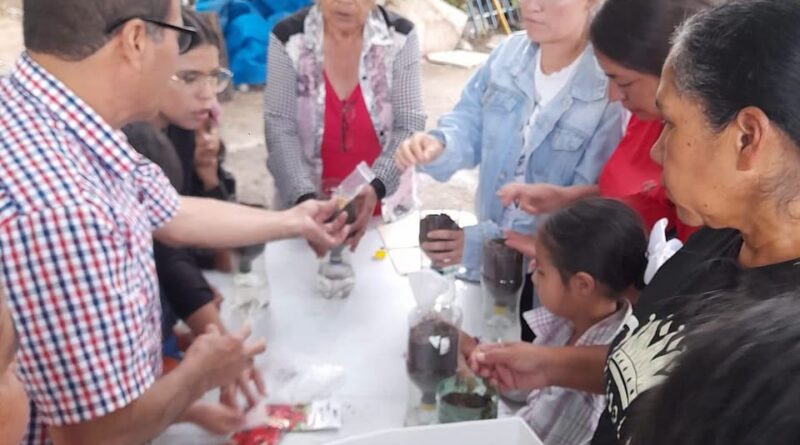 SIMAPARG e Instituto de la Mujer promueven prácticas sustentables con conferencia sobre hidroponía en La Almoloya