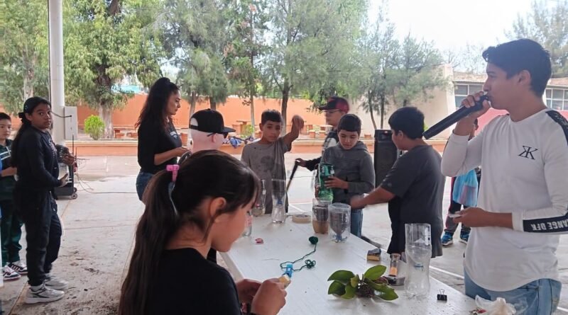 SIMAPARG promueve el uso responsable del agua mediante taller de hidroponía